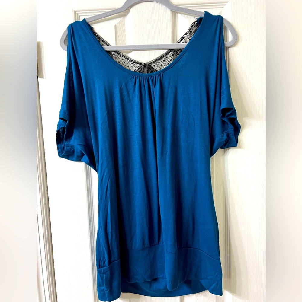 Knit Tee with open shoulder and lace back